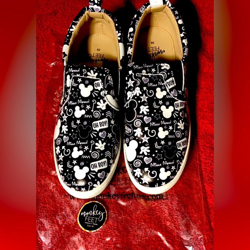 Size 39 Mickey Mouse Disney monkey feet slides